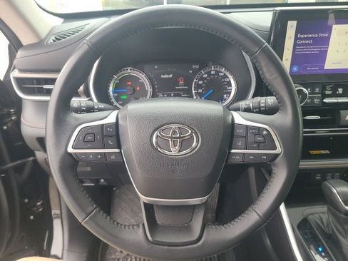 Used 2023 Toyota Highlander Bronze Edition image 20