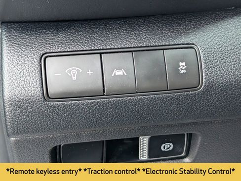 Used 2023 Hyundai Santa Fe SE image 10