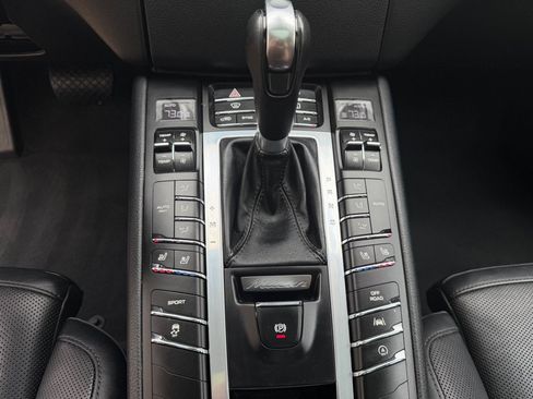 Used 2017 Porsche Macan AWD/4WD image 12