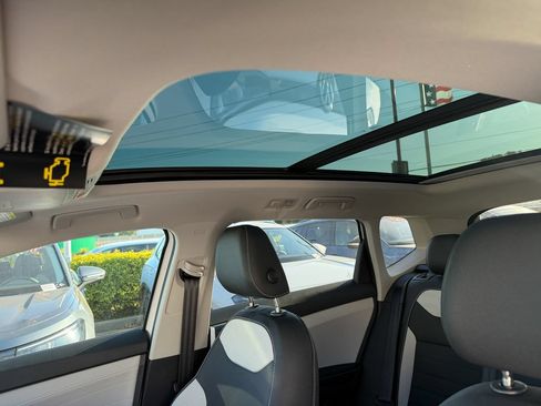 New 2026 Volkswagen Taos SEL AWD/4WD image 21