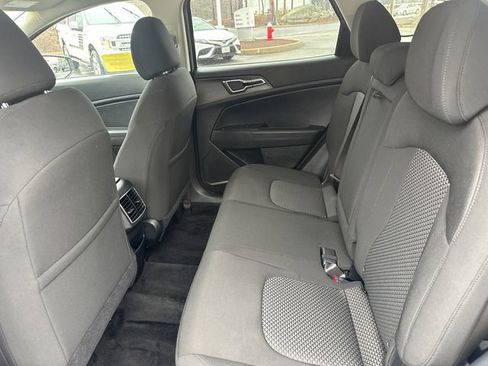 Used 2025 Kia Sportage LX AWD/4WD image 17