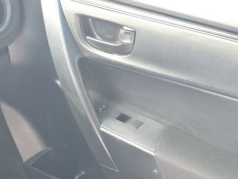 Used 2018 Toyota Corolla L FWD image 13