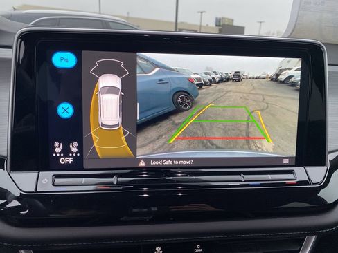 New 2025 Volkswagen Atlas Cross Sport SE image 9