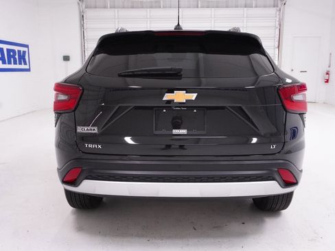 Used 2025 Chevrolet Trax LT w/ Driver Confidence Package image 6
