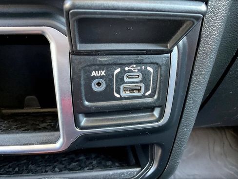 Used 2020 Jeep Gladiator Sport AWD/4WD image 15