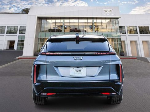New 2026 Cadillac Lyriq Luxury image 5