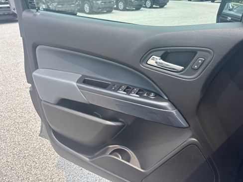 Used 2021 Chevrolet Colorado Z71 w/ Safety Package AWD/4WD image 31