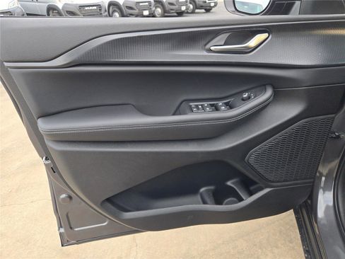 New 2025 Jeep Grand Cherokee Laredo w/ MOPAR Finishing Package image 21