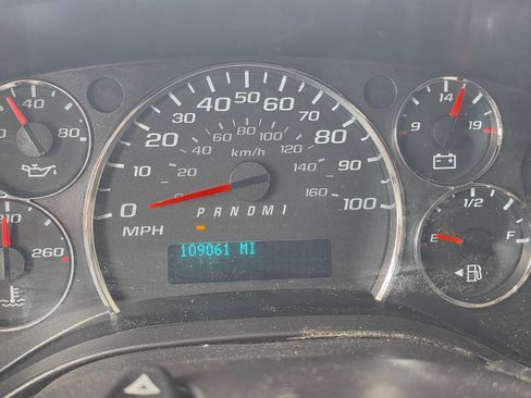 Used 2019 Chevrolet Express 3500 w/ Power Convenience Package RWD image 16