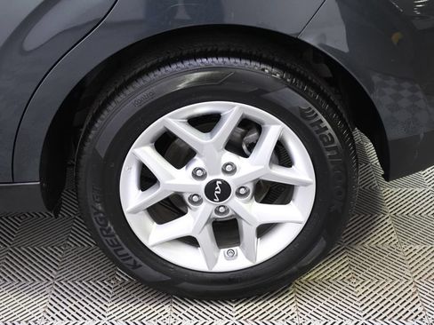 Used 2025 Kia Soul LX w/ LX Technology Package FWD image 20