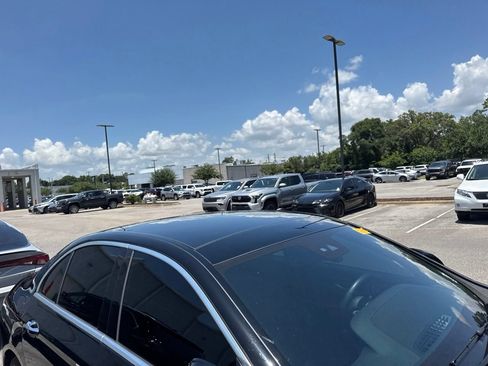 Used 2022 Mercedes-Benz E 450 4MATIC Sedan image 9