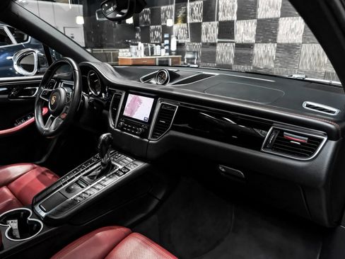Used 2017 Porsche Macan S image 15