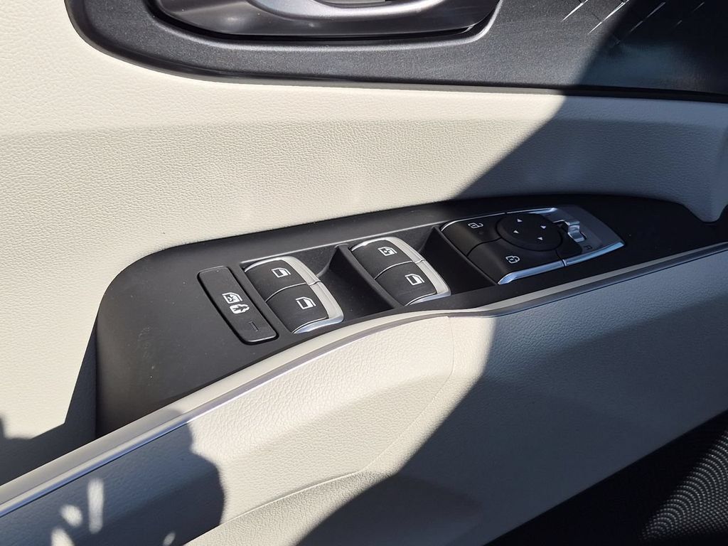 New 2026 Kia Sorento S FWD image 24