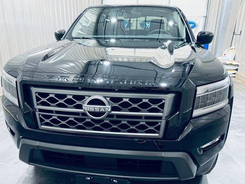 Used 2024 Nissan Frontier SL w/ Technology Package RWD image 2