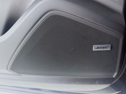 Certified 2023 Porsche Cayenne S image 9