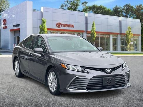 Used 2023 Toyota Camry LE image 1
