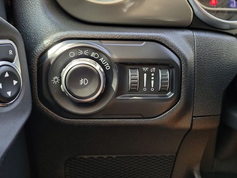 Used 2021 Jeep Wrangler Unlimited Sport AWD/4WD image 28