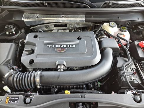 Certified 2025 Cadillac XT4 Premium Luxury image 24