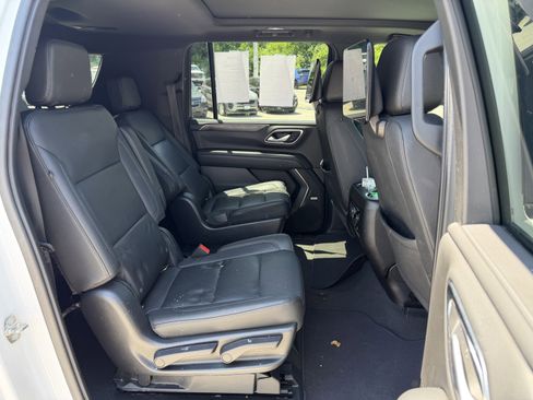 Used 2022 Chevrolet Suburban Z71 w/ Z71 Off-Road Package AWD/4WD image 10