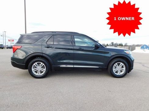 Used 2023 Ford Explorer XLT image 2