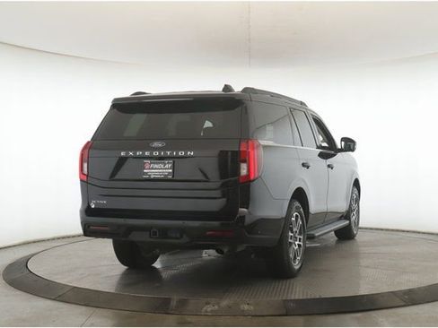 Used 2025 Ford Expedition Active image 7