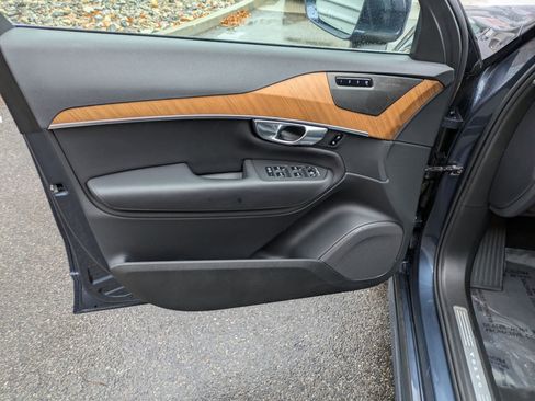 Used 2024 Volvo XC90 B6 Plus w/ Protection Package Premier image 12