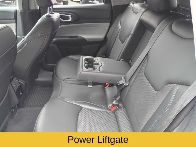 Used 2022 Jeep Compass Latitude w/ Convenience Group AWD/4WD image 18