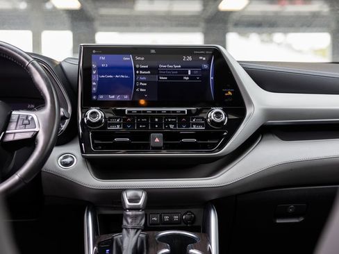 Used 2021 Toyota Highlander Platinum image 20