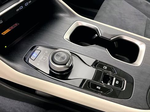 Used 2023 Lexus RZ 450e Premium image 15