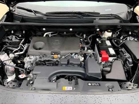 Used 2025 Toyota RAV4 XLE Premium FWD image 30