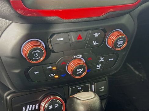 Used 2021 Jeep Renegade Trailhawk w/ Sun & Sound Group image 16