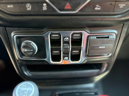 Used 2022 Jeep Wrangler Unlimited Sport AWD/4WD image 24