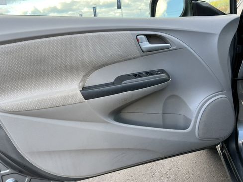 Used 2013 Honda Insight image 12