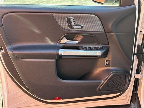 Used 2023 Mercedes-Benz GLB 250 GLB 250 image 20