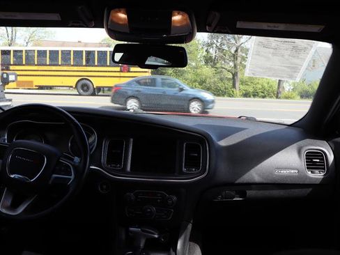 Used 2017 Dodge Charger R/T image 16