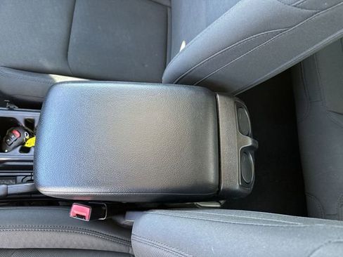 Used 2020 Jeep Wrangler Sport image 24