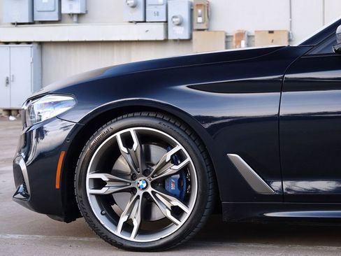 Used 2019 BMW M550i xDrive xDrive image 24