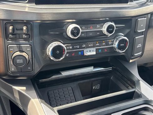 Used 2025 Ford F250 Lariat w/ Black Appearance Package AWD/4WD image 35