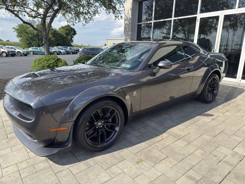 Used 2021 Dodge Challenger R/T Scat Pack RWD image 3