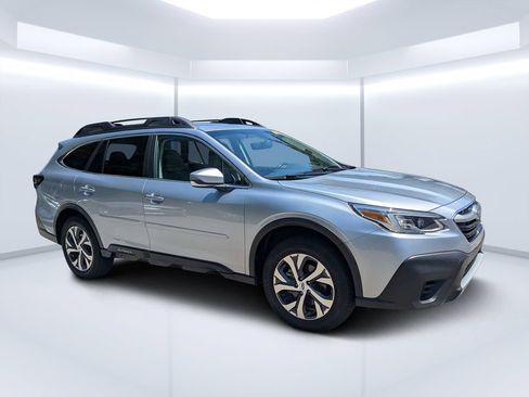 Used 2022 Subaru Outback Limited AWD/4WD image 1