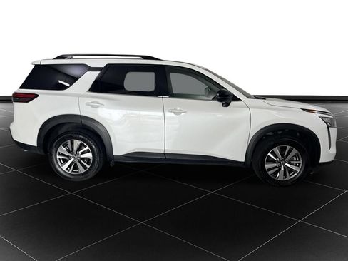 Used 2026 Nissan Pathfinder SL AWD/4WD image 6