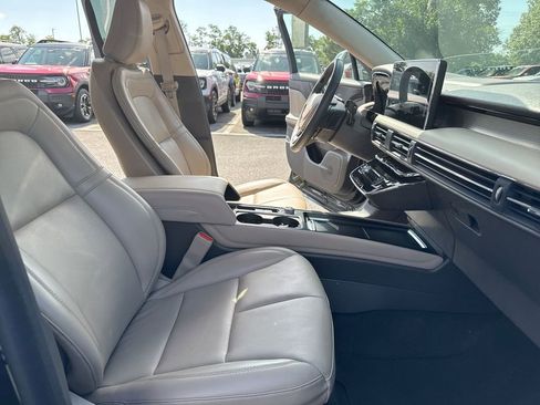 Used 2024 Lincoln Corsair AWD w/ Equipment Group 101A image 22