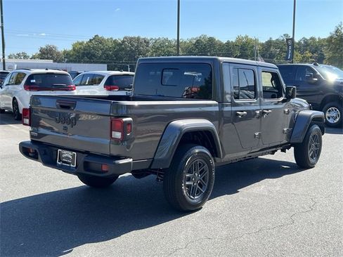New 2025 Jeep Gladiator Sport image 12