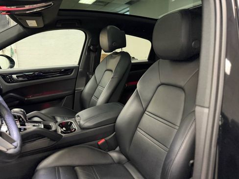 Used 2021 Porsche Cayenne S AWD/4WD image 16