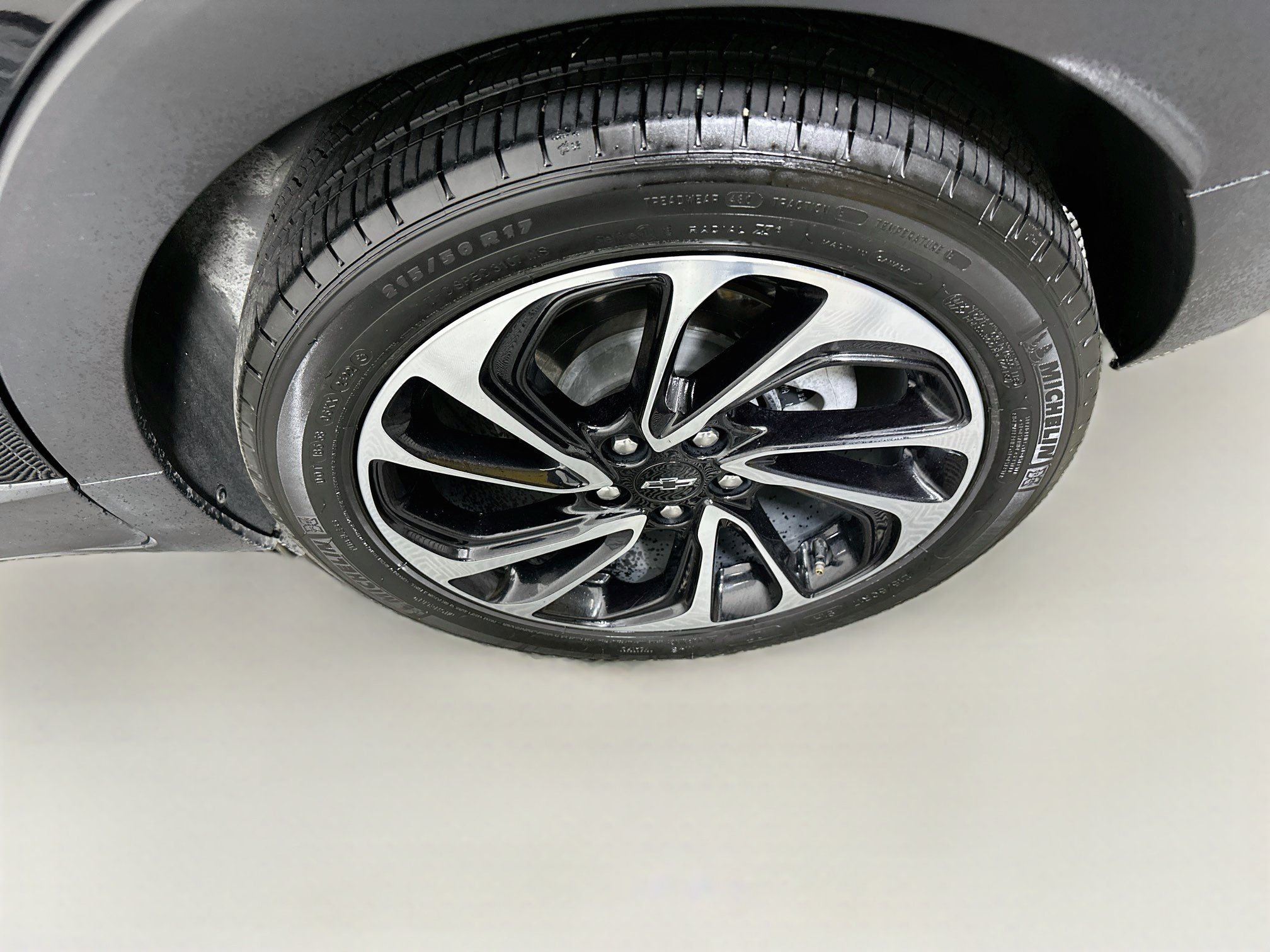 Used 2023 Chevrolet Bolt EUV Premier FWD image 11