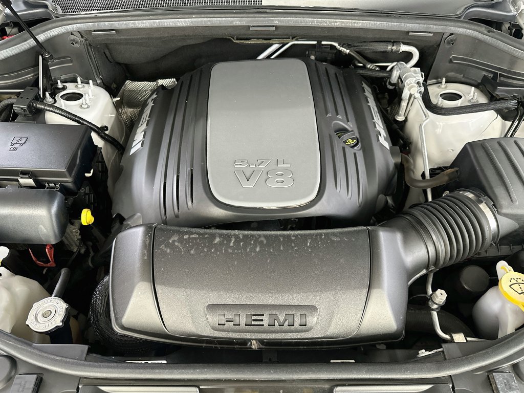 Used 2022 Dodge Durango R/T w/ Blacktop Package AWD/4WD image 31