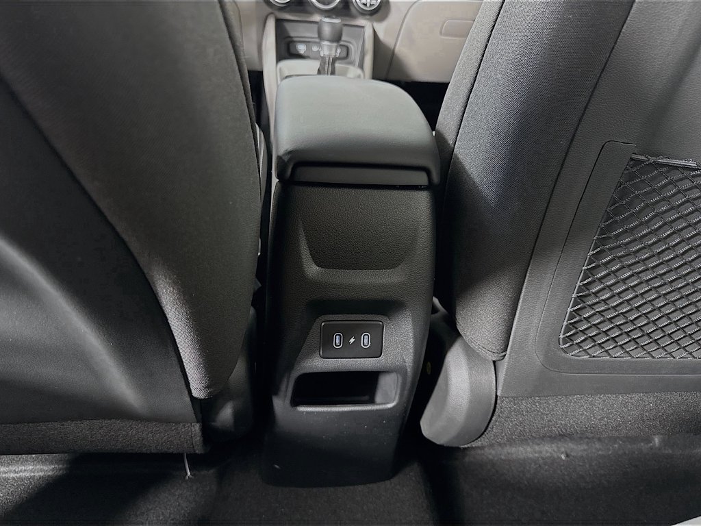 Used 2025 Hyundai Venue SEL FWD image 17