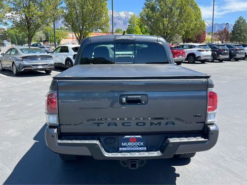 Used 2022 Toyota Tacoma TRD Off-Road w/ TRD Premium Off Road Package AWD/4WD image 9