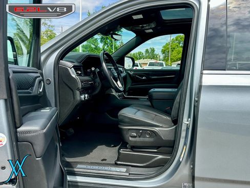 Used 2024 GMC Yukon XL Denali w/ Advanced Technology Package AWD/4WD image 15