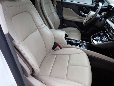Certified 2022 Lincoln Corsair AWD w/ Premium Package image 11
